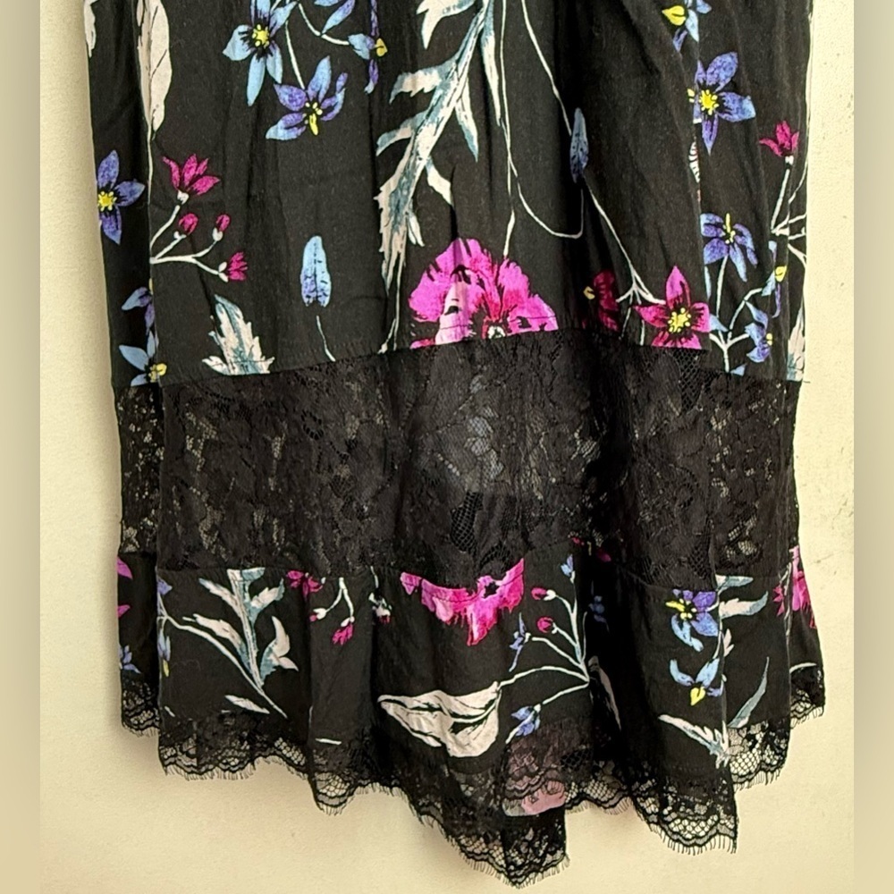 Express floral lace midi dress - Picture 5 of 8